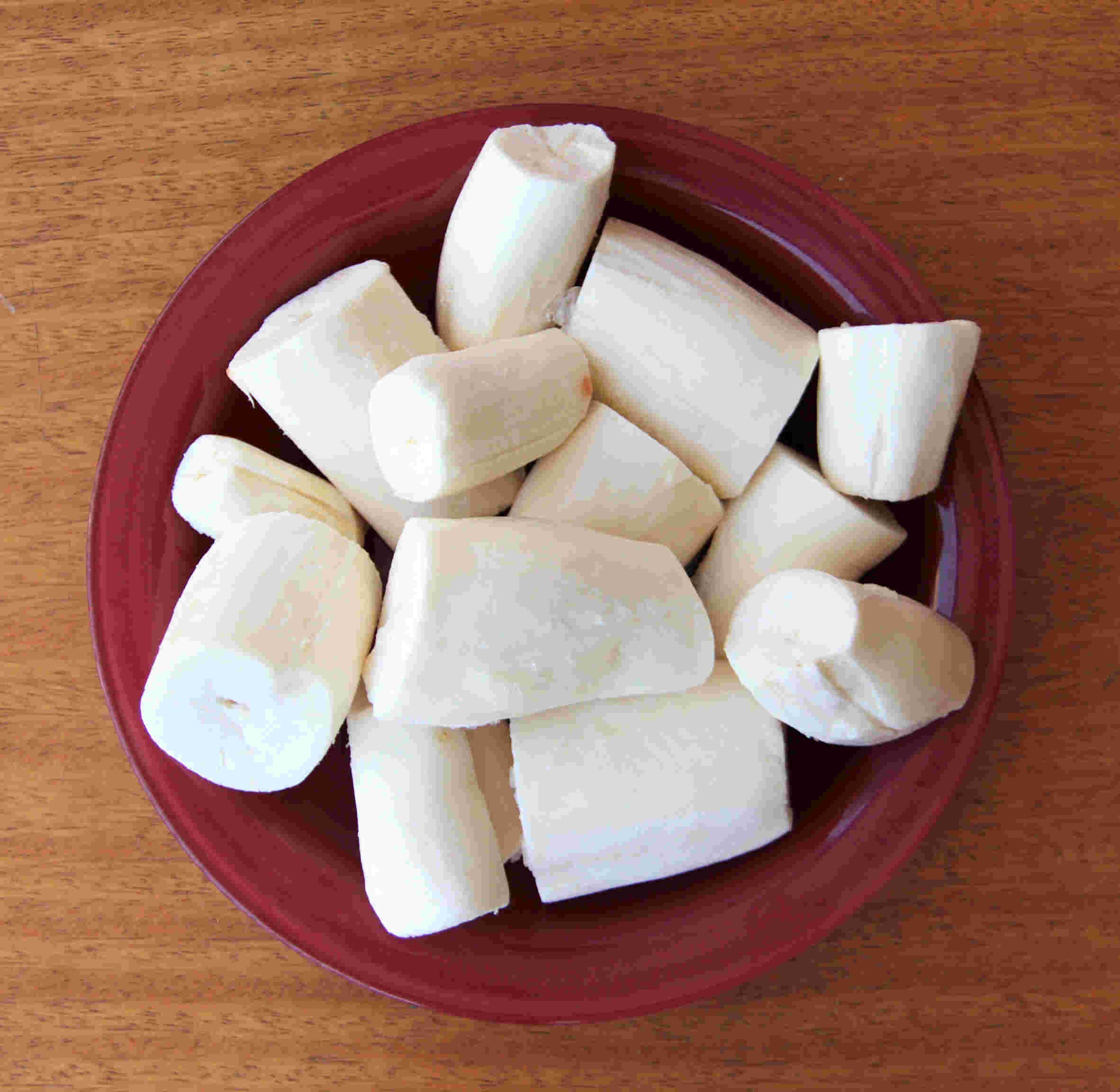 Aipim descascado congelado