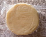 Queijo meia cura artesanal à base de leite cru